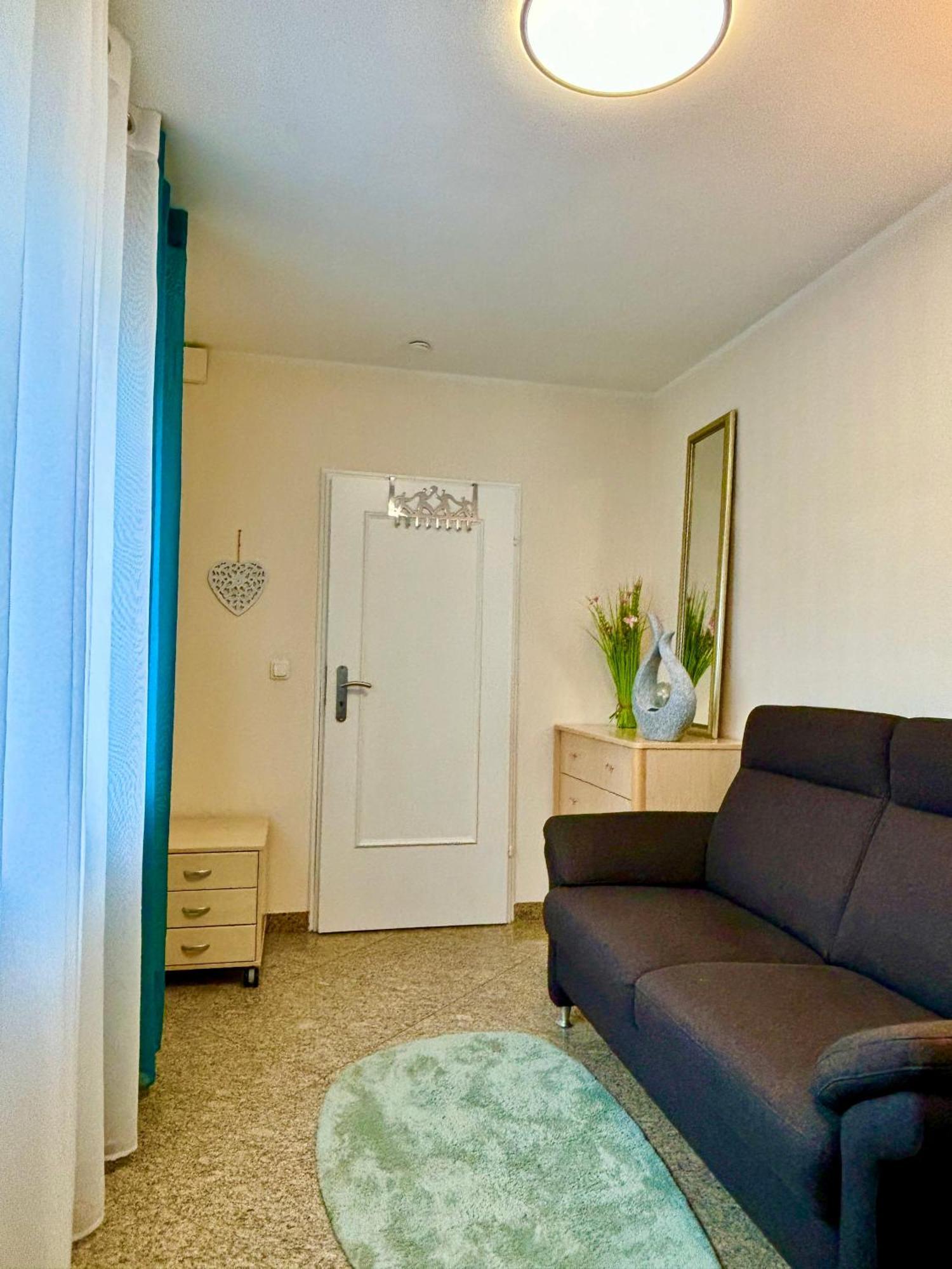 Wolkenzimmer Mit 140 Cm Bett Im Erdgeschoss Seligenstadt Exterior foto